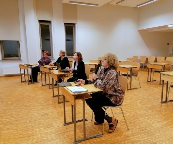 Ogres tehnikuma vadība sanāksmes pirmo kursu audzēkņu vecākiem organizē tiešsaistē