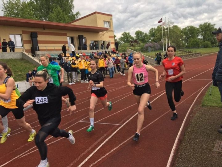 Ogres tehnikums organizē LPII 32. sporta spēles vieglatlētikā Vecbebros