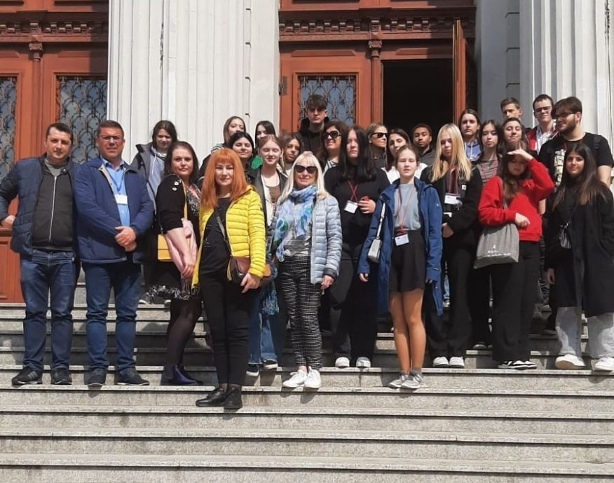 Ogres Valsts ģimnāzijas komanda piedalās Erasmus projektā