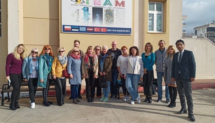 Ogres Valsts ģimnāzijas pedagogi gūst pieredzi starptautiskā seminārā Turcijā