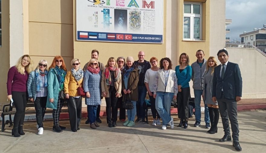 Ogres Valsts ģimnāzijas pedagogi gūst pieredzi starptautiskā seminārā Turcijā