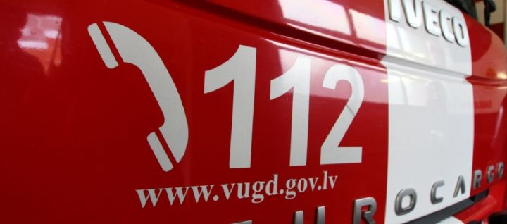 Ogresgala pagastā notikusi vieglās un smagās automašīnas sadursme