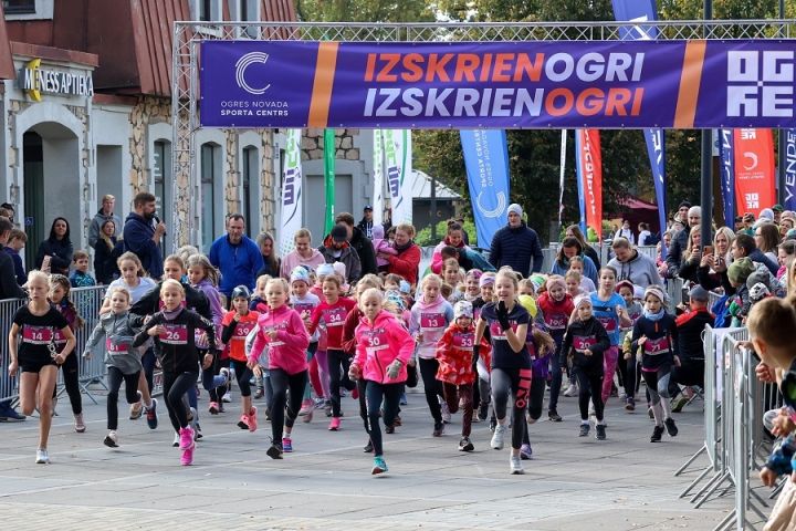 Ogri izskrien teju 450 sacensību dalībnieku