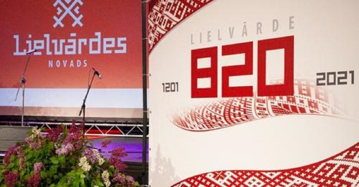 Papildināts ar video: Pasniegti 2020. un 2021.gadā piešķirtie Lielvārdes novada pašvaldības apbalvojumi