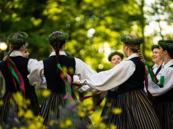 Pasākums "Ielīgosim Jāņu dienu" Meņģelē