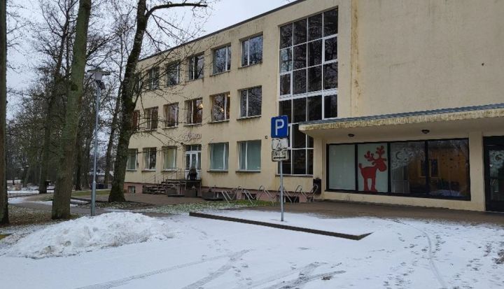 Paziņojums par kafejnīcas telpu Lielvārdes Kultūras namā nomas tiesību izsoli