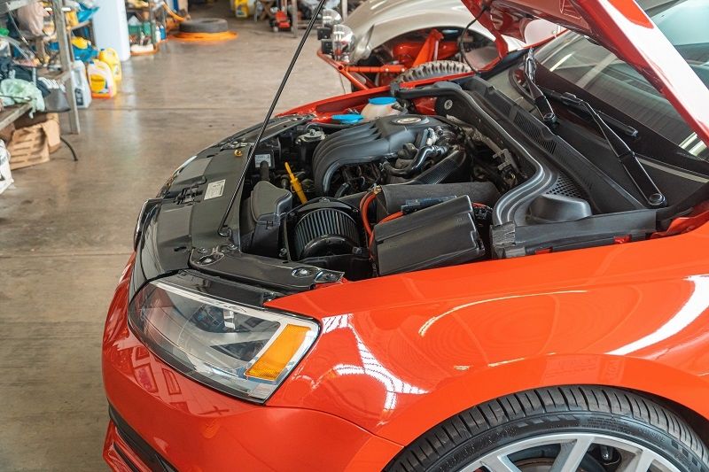 Pēc kādiem kritērijiem izvēlēties autoservisu, lai nenāktos vilties?
