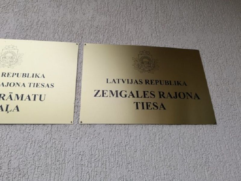 Pēc vērienīgas pakaļdzīšanās un šaušanas Ogrē aizturēto autovadītāju turpinās tiesāt pēc nedēļas