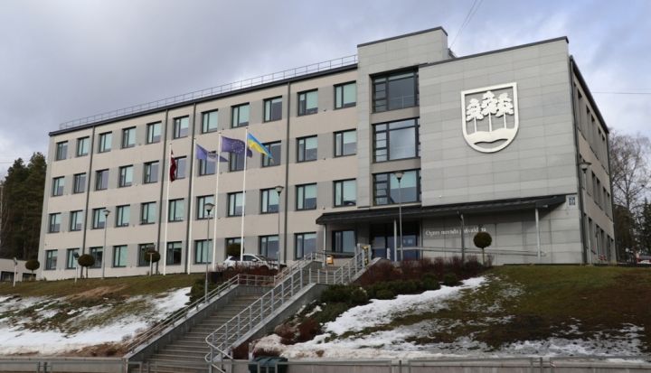 Pieņem lēmumus par Ogres novada pašvaldības ziedojumu piešķiršanu Ukrainas atbalstam
