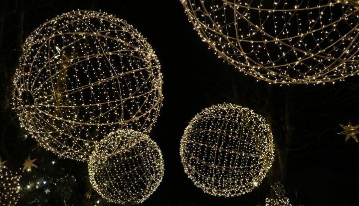 Pilsētās un pagastos sācies Ziemassvētku gaidīšanas laiks