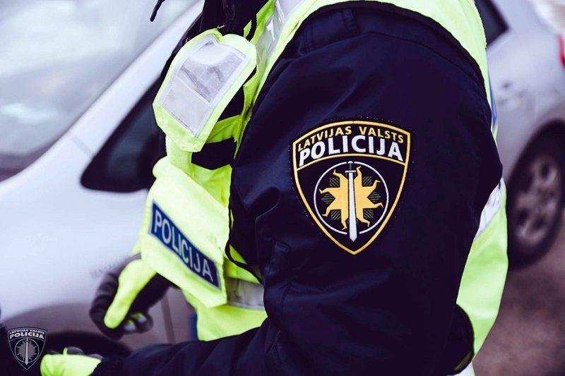 Policija lūdz atsaukties aculieciniekus lauku viensētas aplaupīšanai Rembatē