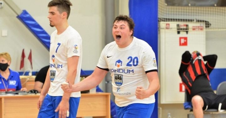 Pusfināla sērijas pirmajā spēlē "Ogre" spraigā cīņā pārspēj "Celtnieks Rīga"