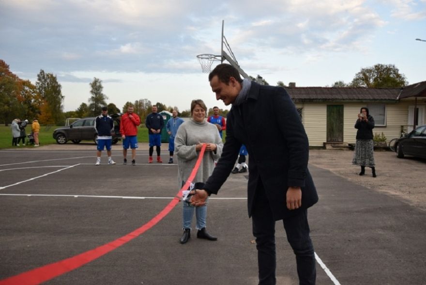 Rembates basketbola laukuma atklāšana
