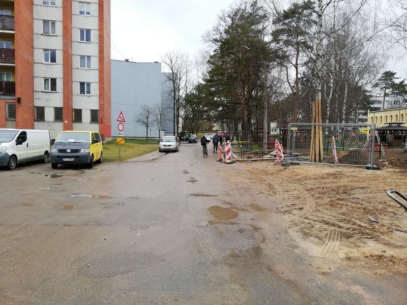 Sāks atjaunot asfaltbetona segumu Ceriņu ielā