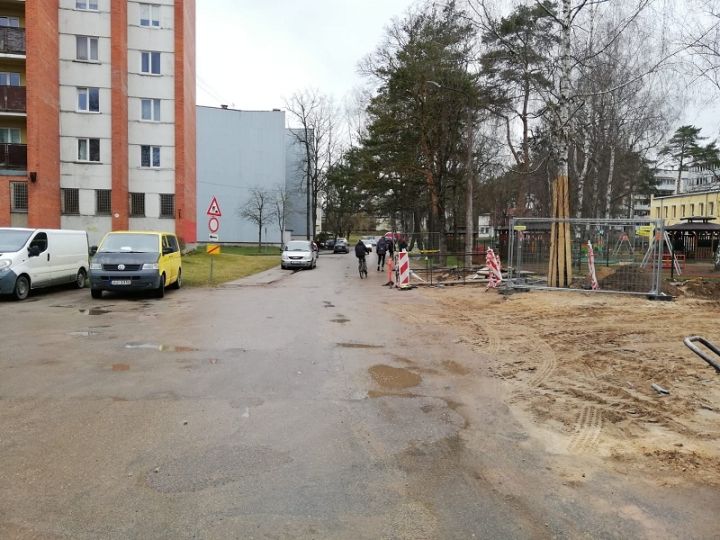 Sāks atjaunot asfaltbetona segumu Ceriņu ielā