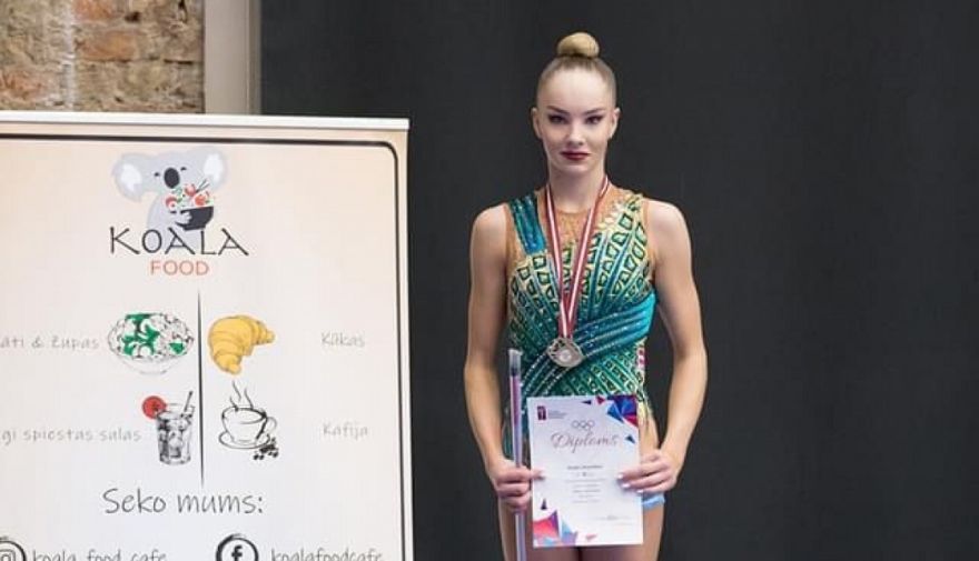Santa Stepulāne izcīna 2.vietu Latvijas čempionātā mākslas vingrošanā