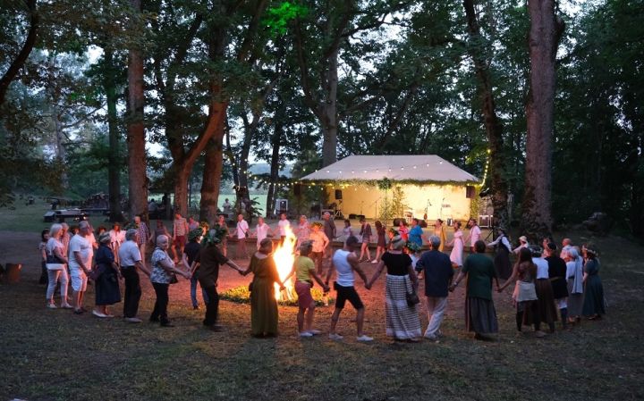 Saulgriežu svinības Plāteres pilskalnā