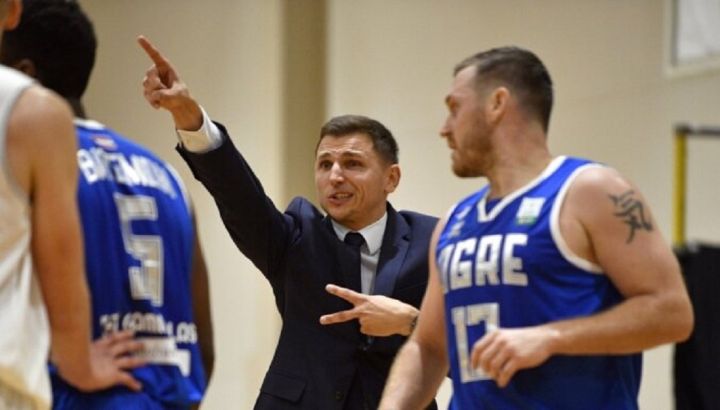 Šķiras "Ogres" un galvenā trenera Mazura ceļi