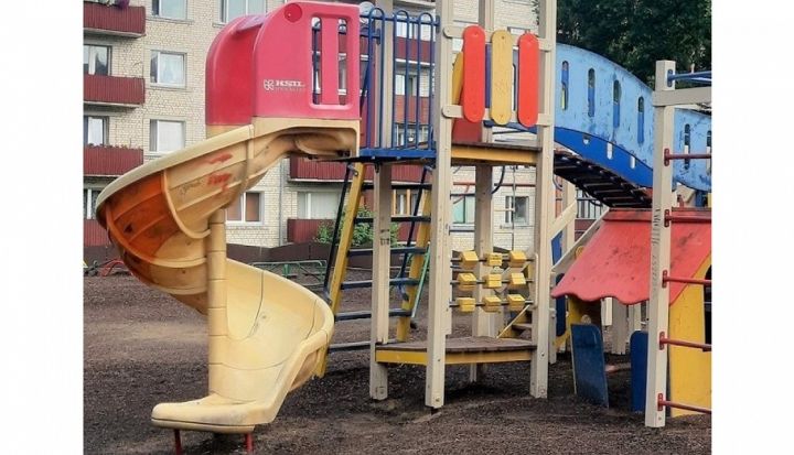 Slēgts rotaļu laukums Mālkalnes prospektā 5/7