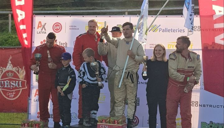 Sporta klubs "Ogre" triumfē Latvijas čempionāta autokrosā komandu ieskaitē