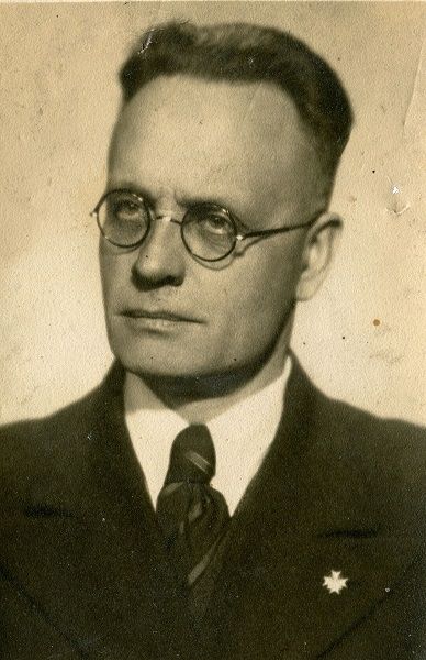 Suntažu skolotājs un Triju Zvaigžņu ordeņa kavalieris Arturs Āķis