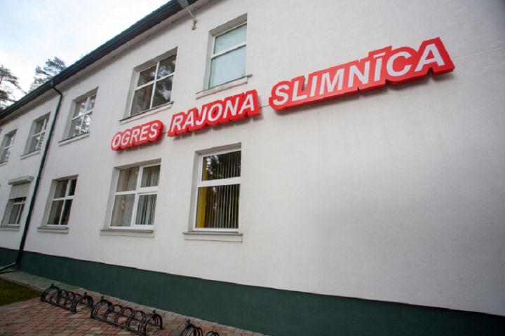 Svētku laikā Ogres pansionāta iemītnieki saņem daudz līdzcilvēku uzmanības