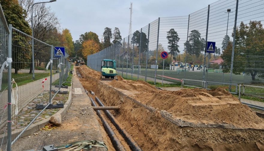 Tiek veikti siltumtrases pieslēguma izbūves darbi OVĢ un sporta ēku vajadzībām