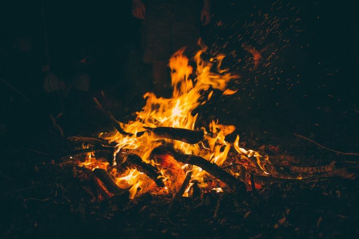 Tikšanās "Barikāžu atmiņās - stāstos, ugunskura liesmās, mūzikā un dziesmās" Ķeipenē