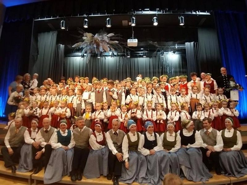 Tīnūžu tautas nams aicina pievienoties dejotgribētājus!