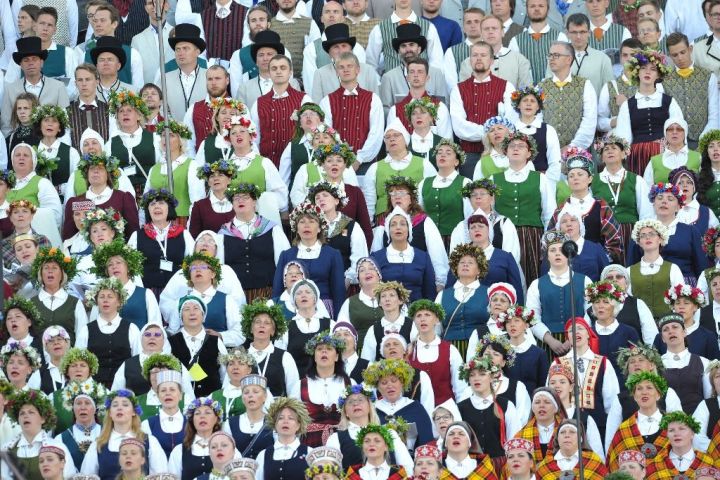 Tirdzniecībā nonāks vairāki tūkstoši neizpirkto biļešu uz dziesmu un deju svētkiem