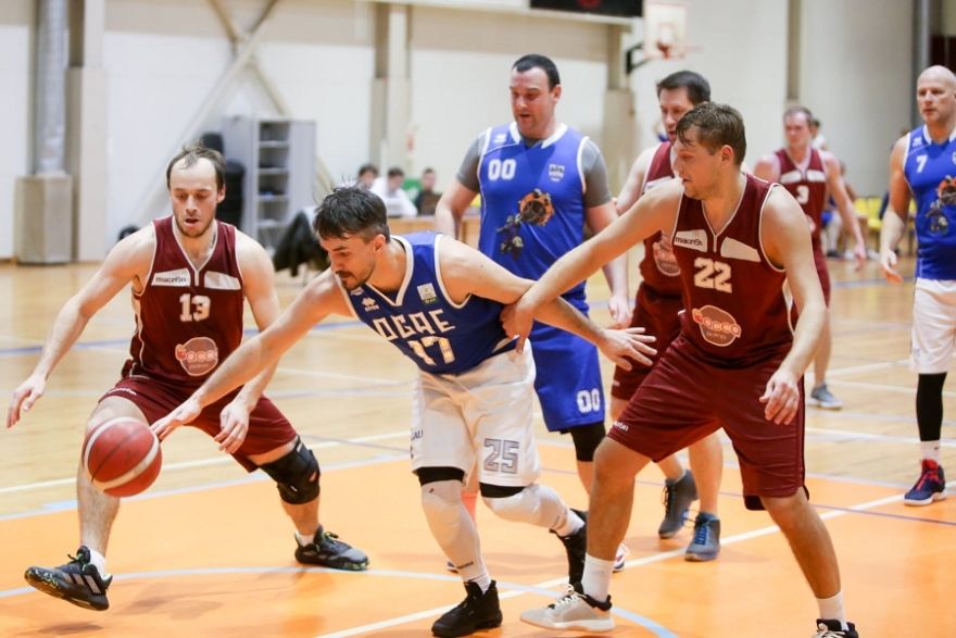 Turpinās Ogres Novada Basketbola čempionāts