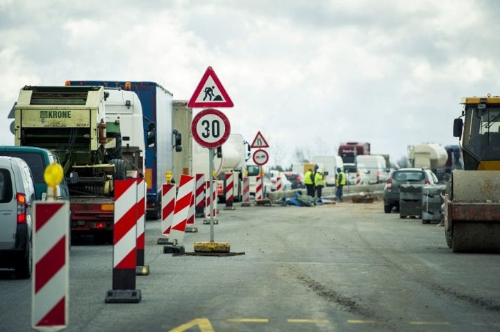 Vairāk nekā 80 valsts ceļu posmos turpinās būvdarbi
