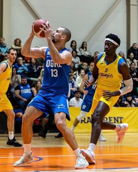 "Ventspils" basketbolisti Latvijas kausa ceturtās kārtas duelī pieveic "Ogri"