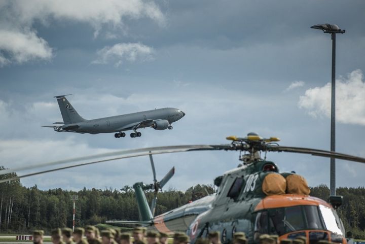 Virs Lielvārdes Aviācijas bāzes Sabiedroto gaisa spēku iznīcinātāji veiks zemos treniņlidojumus