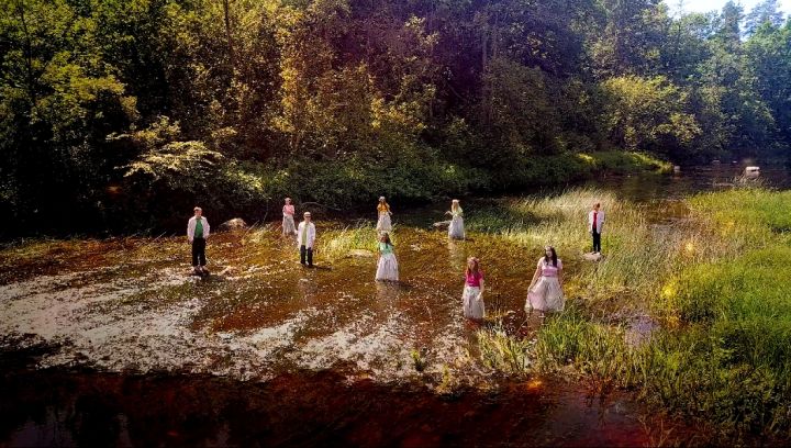 Vokālā studija SVILPASTES sūta muzikālu Līgo sveicienu