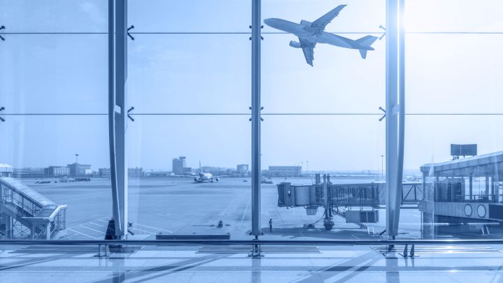 Aptauja. Vai sveštautiešu ielaišana uz pastāvīgu dzīvi Latvijā ir laba lieta?