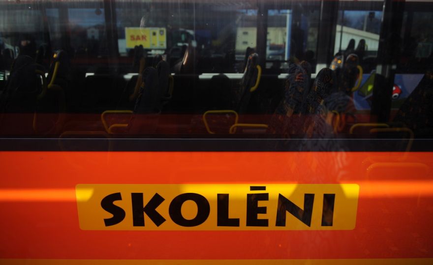 Jāapspriež atbalsts pedagogiem un skolēnu pārvadājumi
