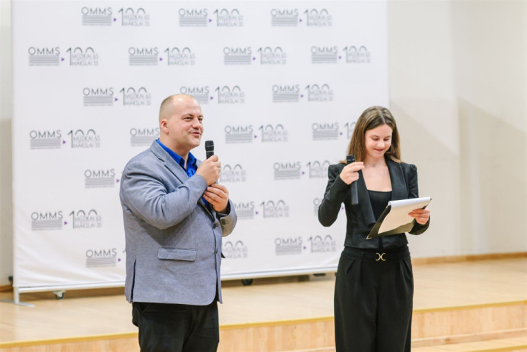 FOTO: Ogrē izskanējis “Osokinu fonda” rīkotais draudzības un atbalsta koncerts “Mūzikā ar Ukrainu”