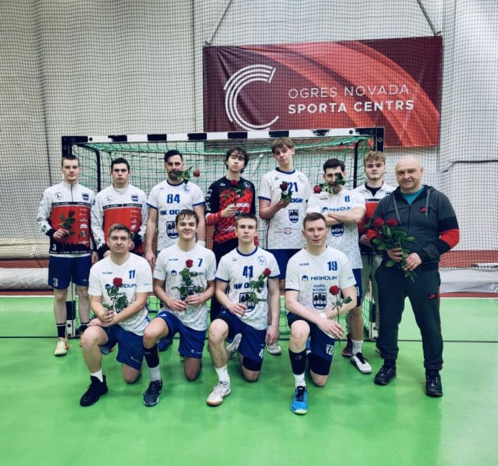 Ogres novada sporta centra komanda izcīna zeltu Latvijas 1.līgā handbolā