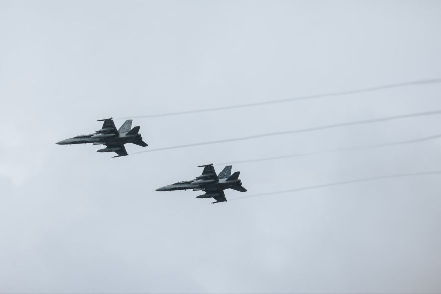 Virs Rīgas lidinājušies Ungārijas Gaisa spēku iznīcinātāji; arī virs Lielvārdes gaidāmi zemie pārlidojumi