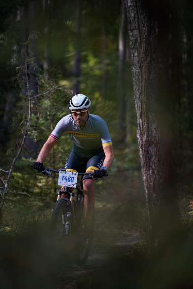 FOTO: Aizvadīts Latvijas valsts mežu MTB maratons