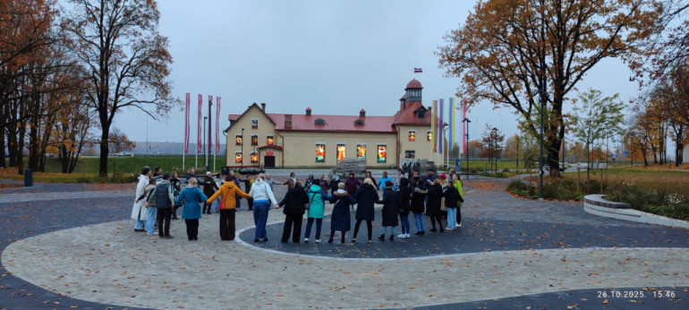 FOTO: Aizvadīts diasporas Amatierteātru festivāls “Laipa - 2025&quot; Birzgalē