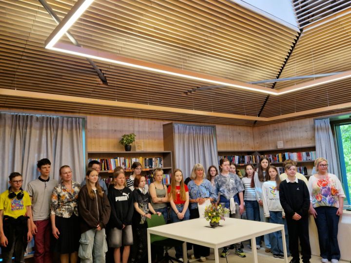 Ogres Centrālajā bibliotēkā viesojās Jaunogres pamatskola uz pasākumu "Iepazīsti profesiju" 