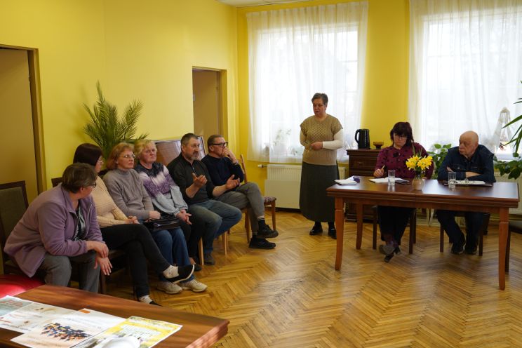 Attēls rakstam: Meņģeles Iedzīvotāju padomes sēdē diskutē par budžetu, ārstu un graustiem 