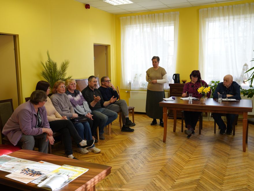 Meņģeles Iedzīvotāju padomes sēdē diskutē par budžetu, ārstu un graustiem 
