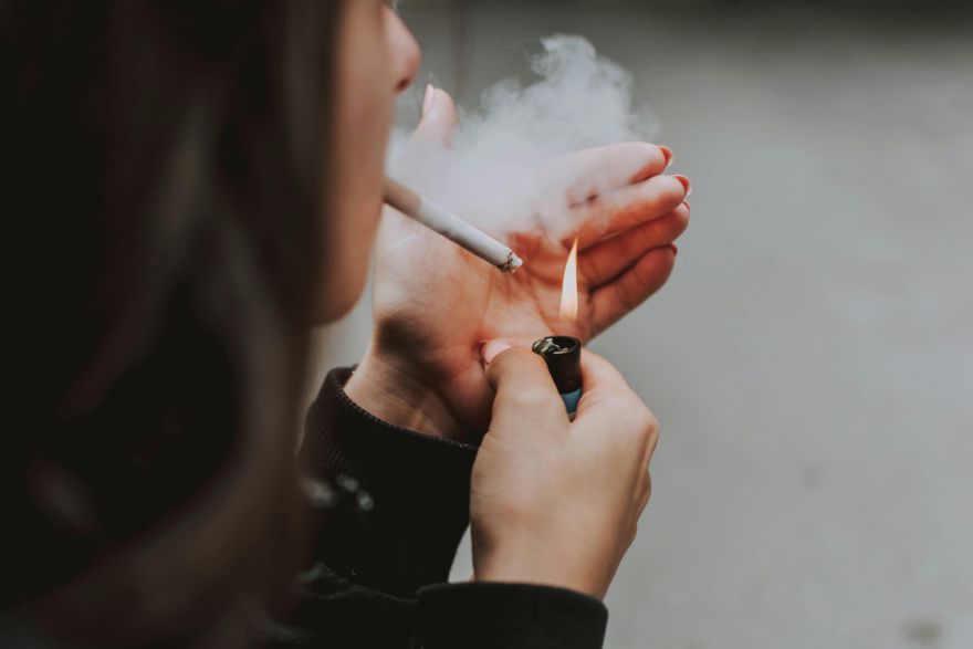 Tīnūžu pagastā smēķēja jaunietis zem 20 gadiem