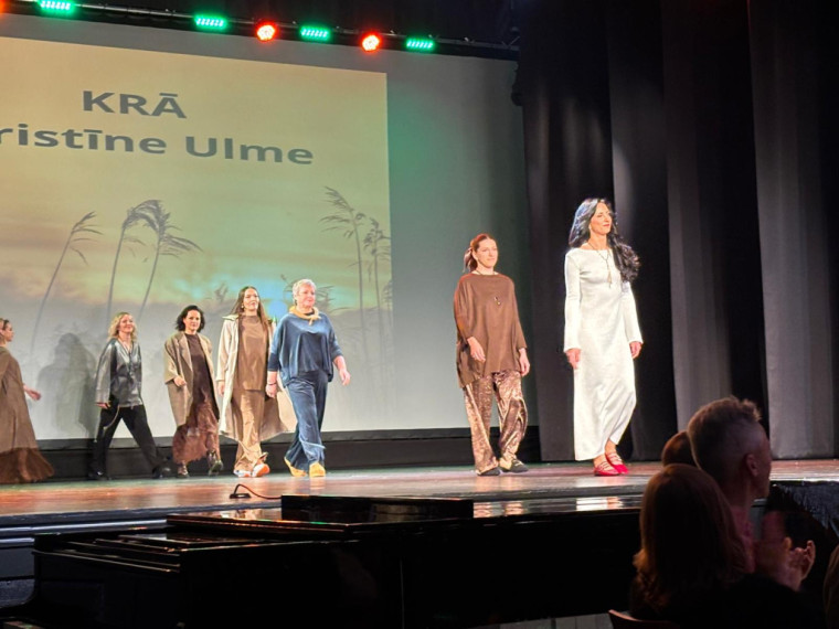 FOTO: &quot;Debesis vienmēr var pacelt augstāk...&quot; Lielvārdē aizvadīta krāšņa modes skate