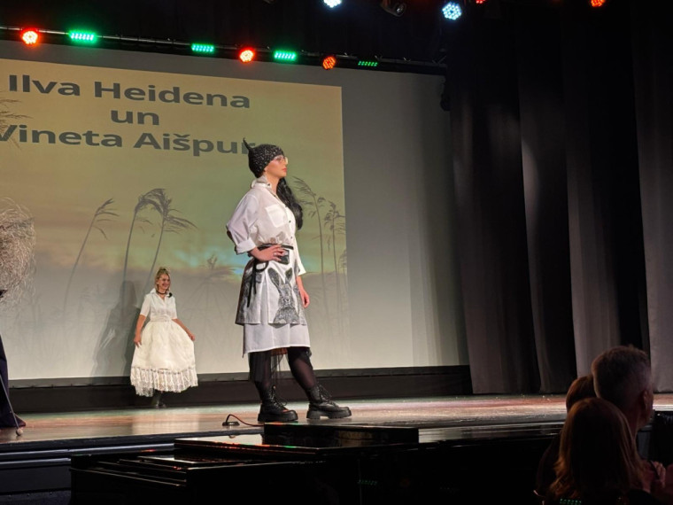 FOTO: &quot;Debesis vienmēr var pacelt augstāk...&quot; Lielvārdē aizvadīta krāšņa modes skate