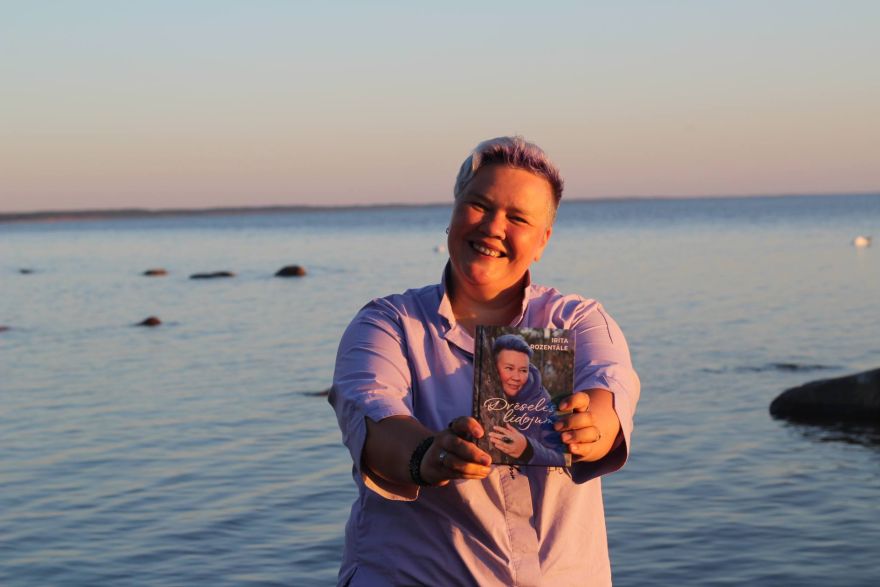 Tikšanās ar rokrakstu analītiķi Iritu Rozentāli