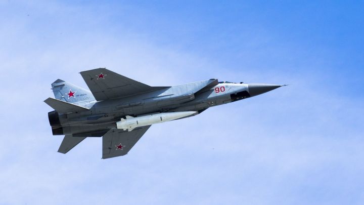 Trīs Krievijas iznīcinātāji 12 minūtes neatļauti atradušies Igaunijas gaisa telpā